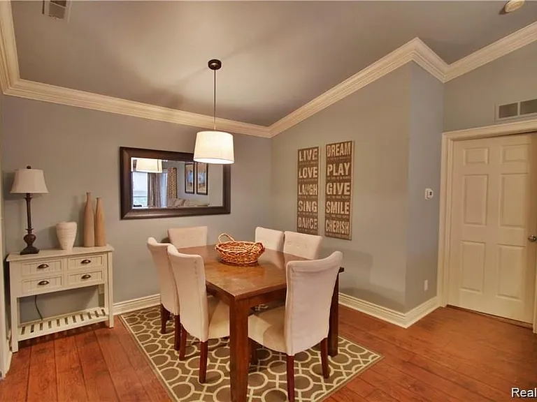 5445 Pine Aires Dr #124 — Photo 8