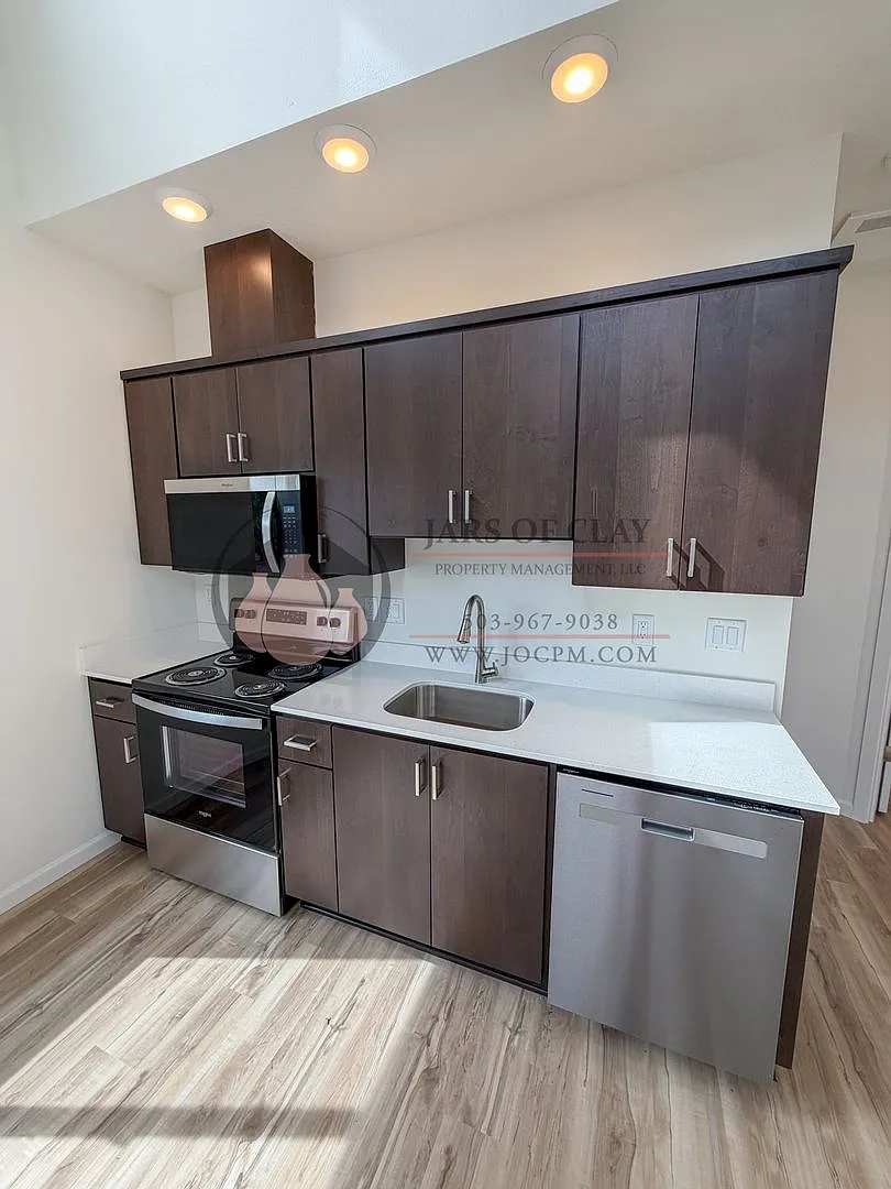 South Salem Cottage - Move-in Ready — Photo 4