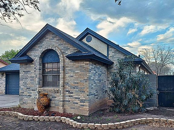 3rd image of 1914 Lowry Rd