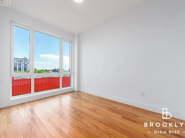 2715 Fulton Street image 6 of 27