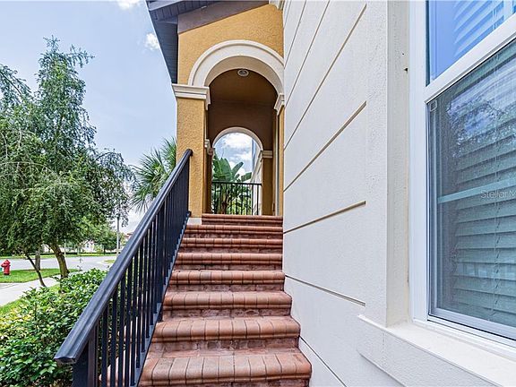 3rd image of 556 Lobelia Dr