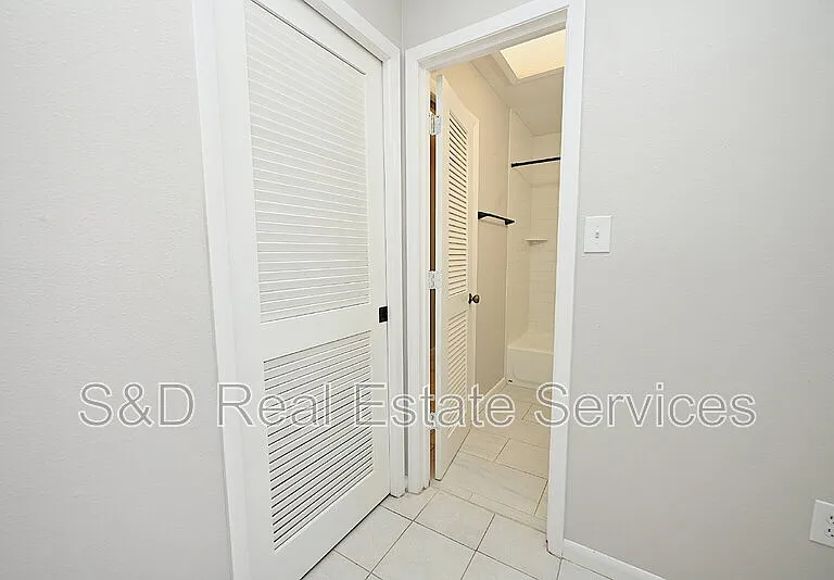 907 Swann Dr — Photo 34