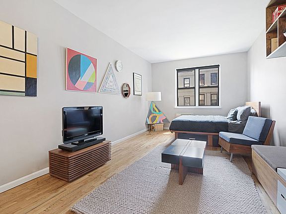 5th image of 205 E 89th St APT 4B