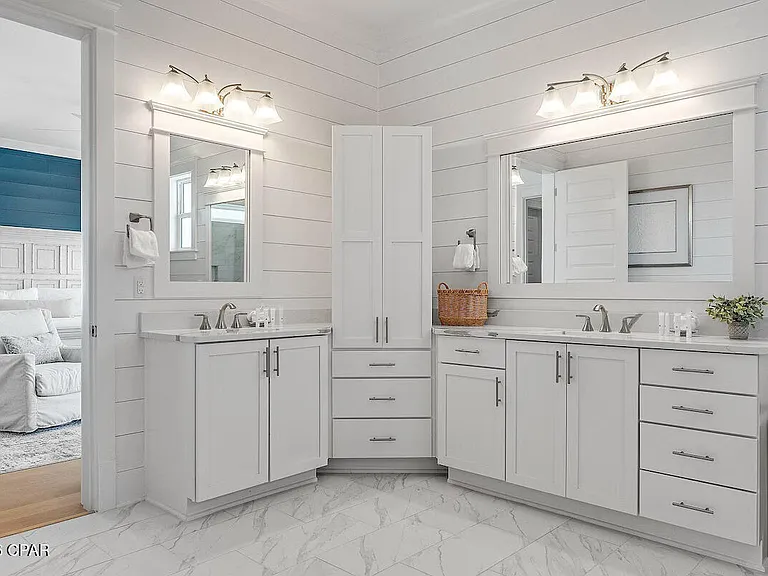 143 Seaboard Ln — Photo 24