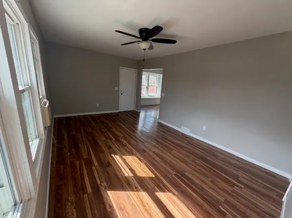 459 9th St, Elyria, OH 44035