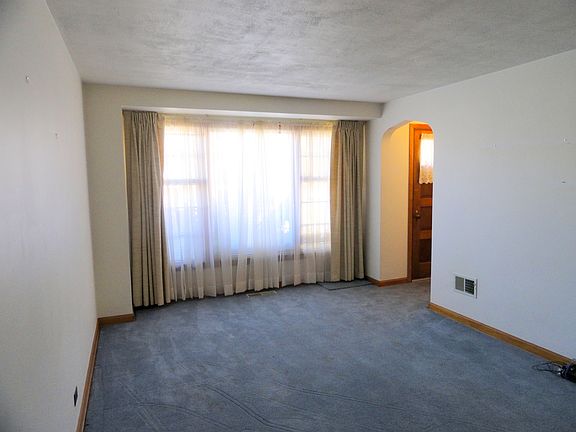 4th image of 4901 W Montana St
