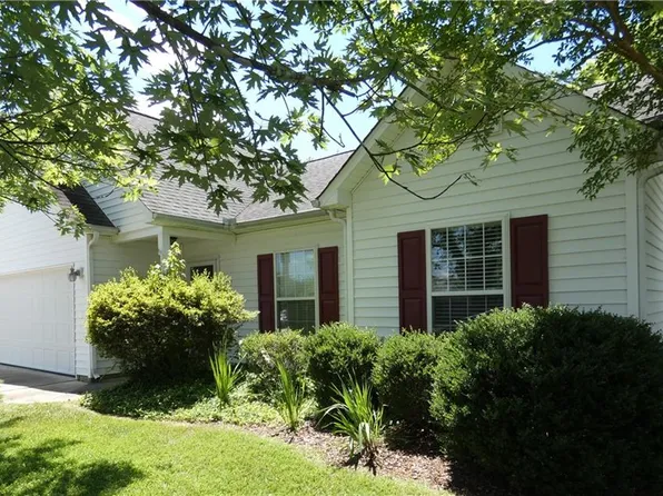 3701 Tuxford Ln, Jamestown, NC 27282
