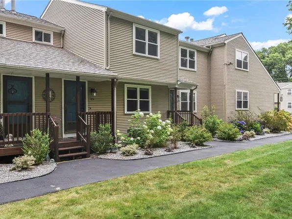 351 New London Ave Unit 105, Warwick, RI 02886