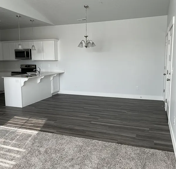 302 W 435 N #1 — Photo 3