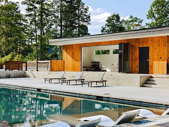 2nd image of 458 Brannon Rdg