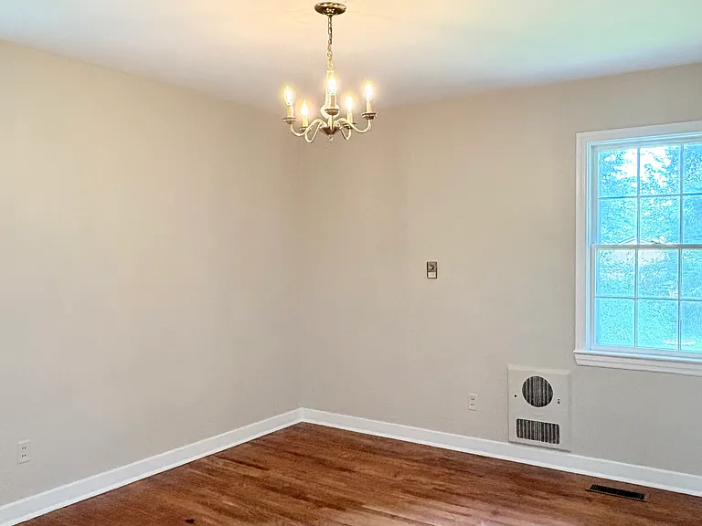 1573 Three Springs Rd — Photo 11
