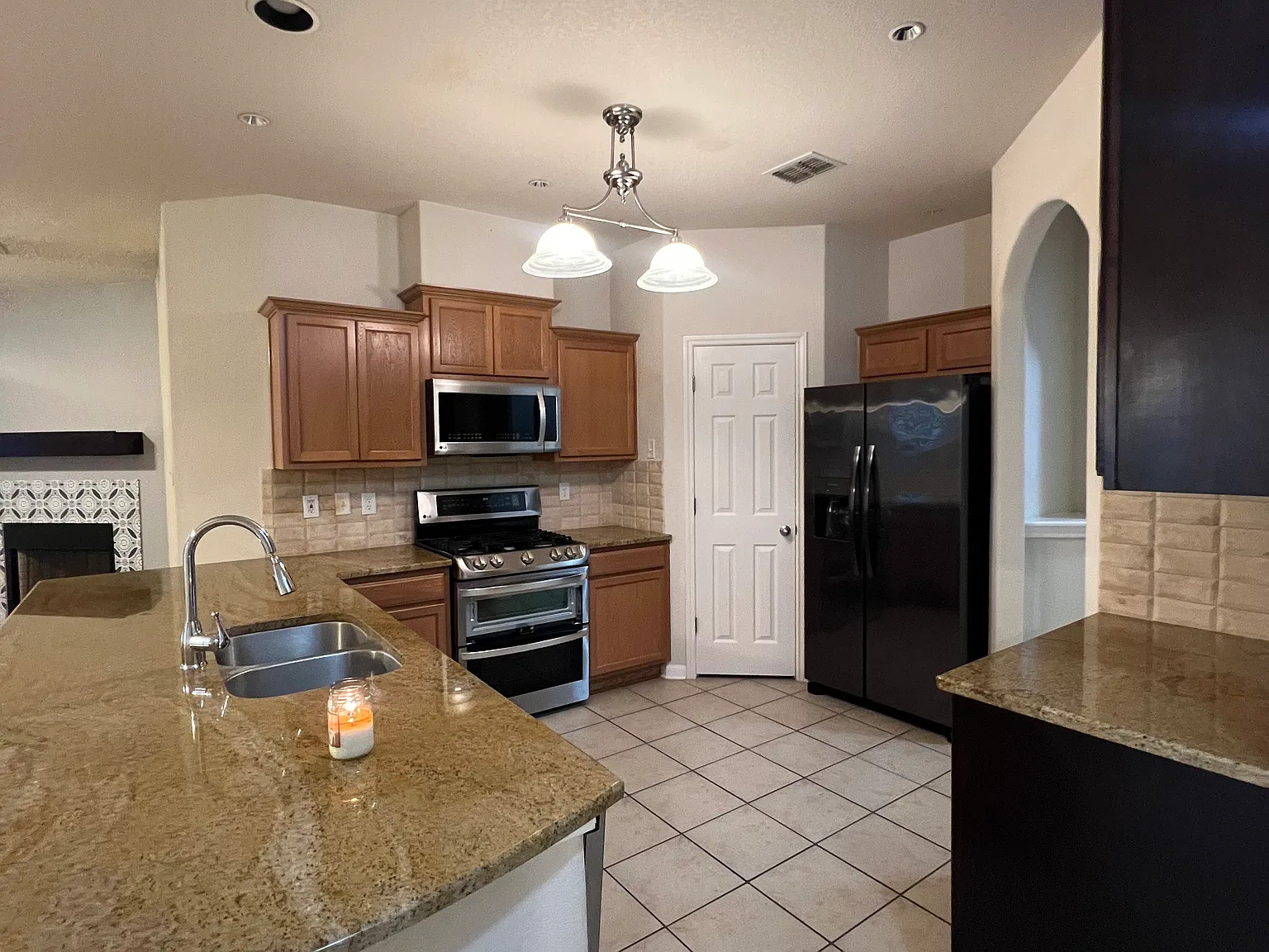 3 bed, 1785 sqft, $1,850 — Photo 2