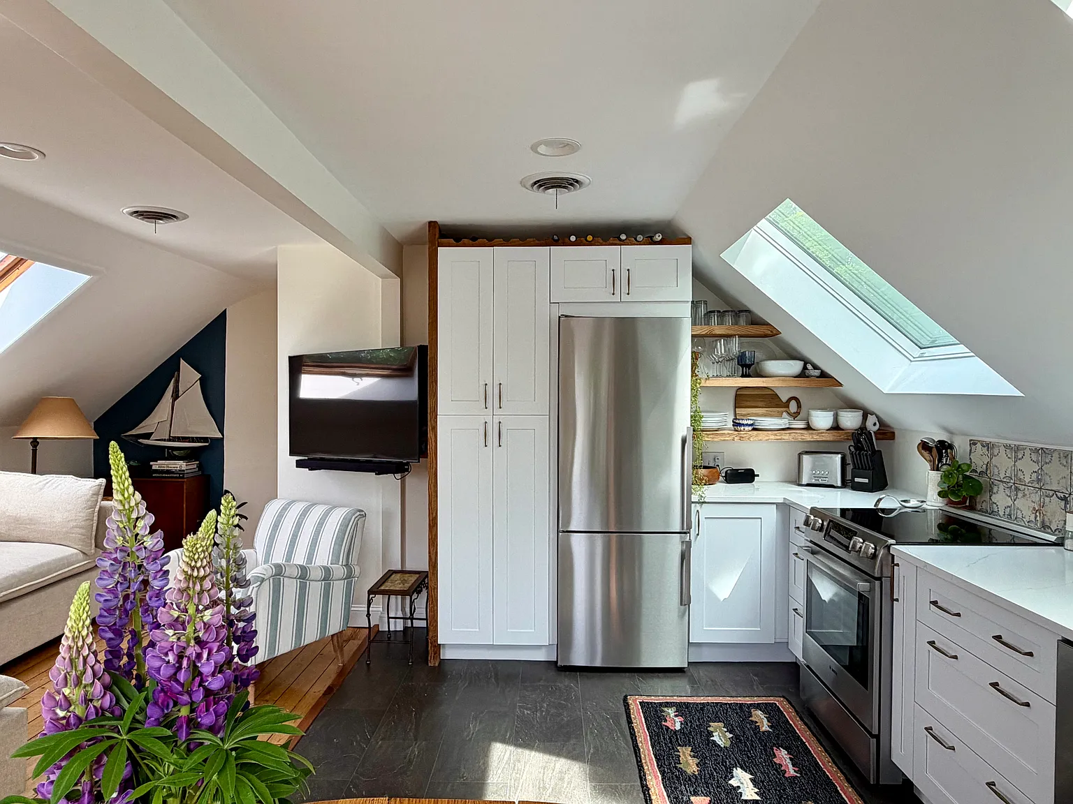 2 bed, 900 sqft, $2,950 — Photo 1