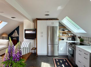 5 Channing Pl APT 3, Newport, RI 02840