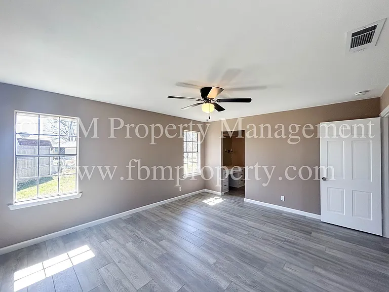 1005 Sunset Dr — Photo 24
