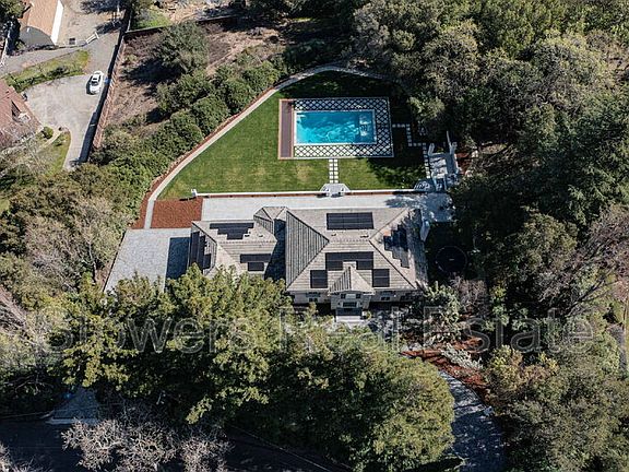 3rd image of 345 Montair Dr