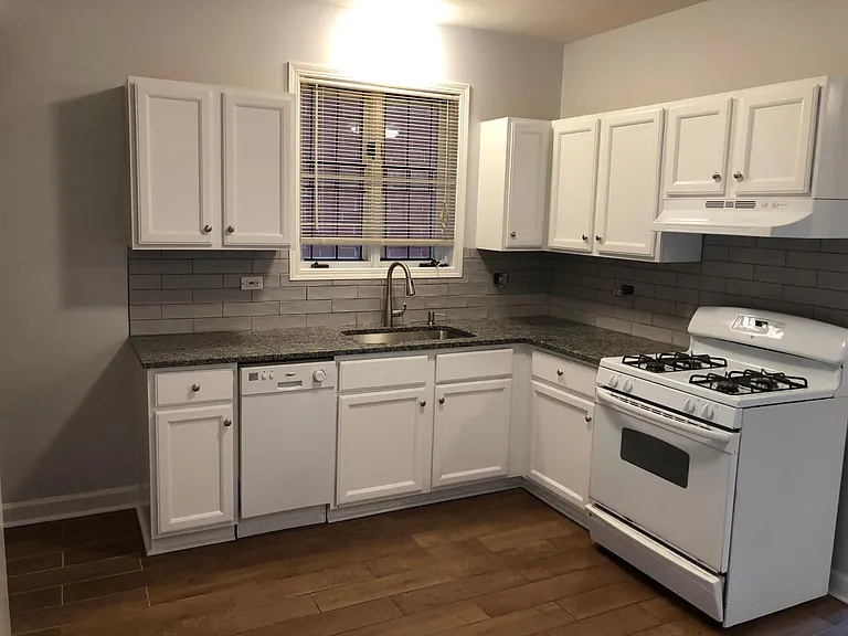 502 S Oakley Blvd #1 — Photo 3