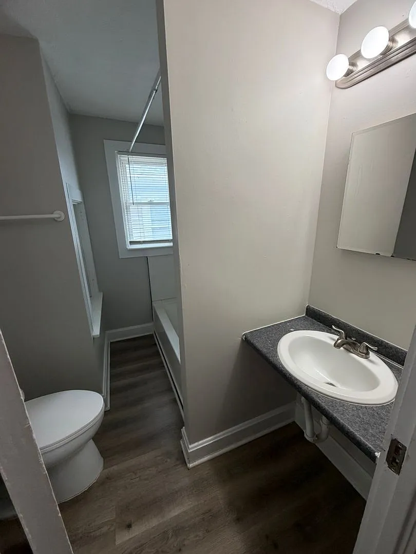 Three Bedroom Duplex Located near Raymond Street and East Street — Photo 4