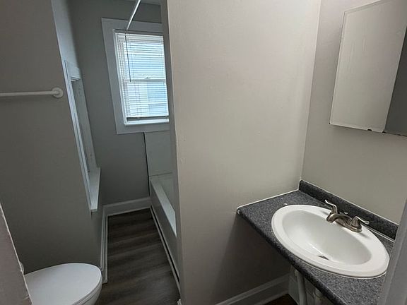 4th image of 2034 Singleton St