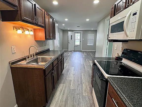 3rd image of 330 Crowe St