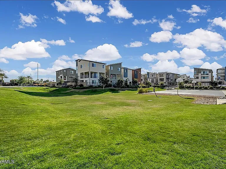 7057 W Corona Dr — Photo 14