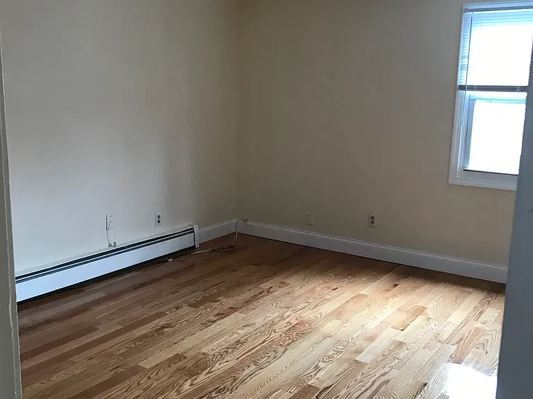 725 Bridge St #1 — Photo 9
