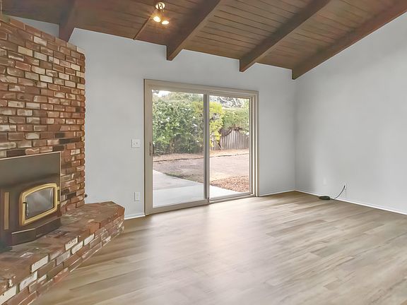 4th image of 5102 Walnut Park Dr