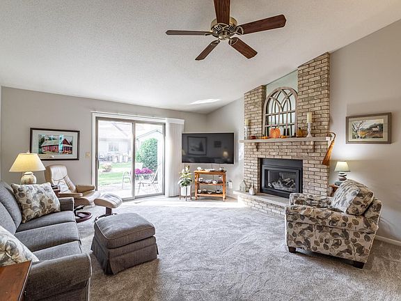 5th image of 430 Gillette STREET #C