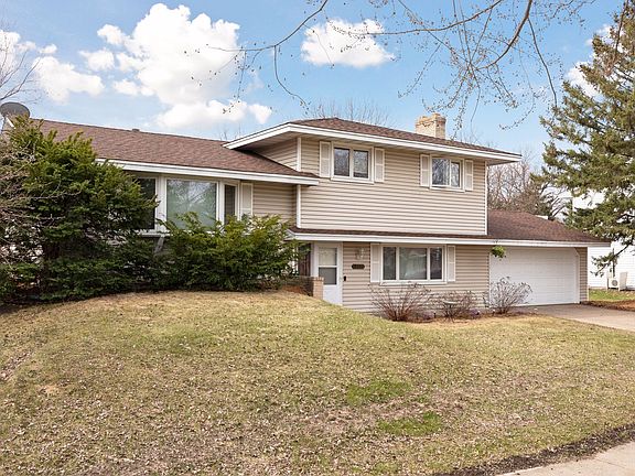 2nd image of 2501 River Hills Dr