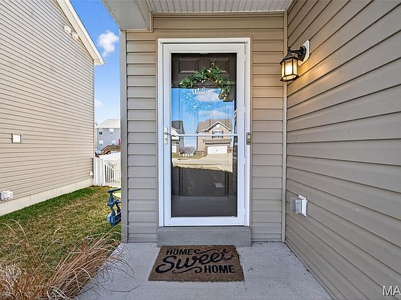 5th image of 345 Charlestowne Place Dr