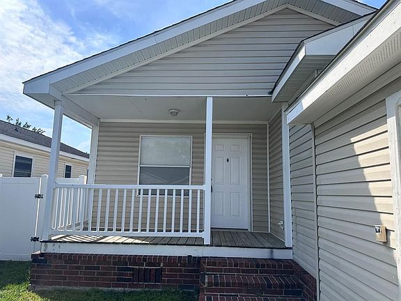 3rd image of 10206 Berrybriar Ln