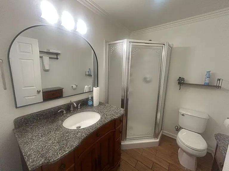 2823 Hyperion Ave #B — Photo 17