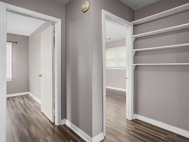 4126 Eastwood Dr — Photo 8