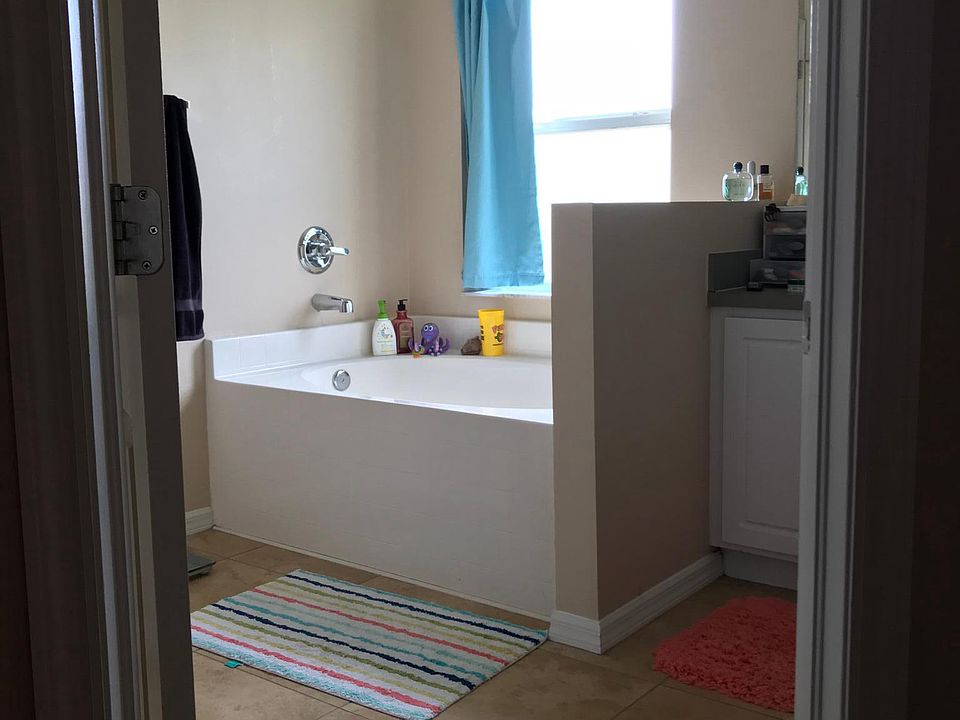2nd image of 2031 NE 8th Pl