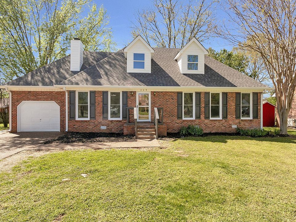 1st image of 209 Pebble Pl
