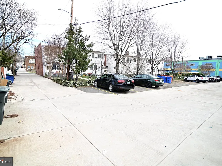 713 Hamlin St NE #1 — Photo 32