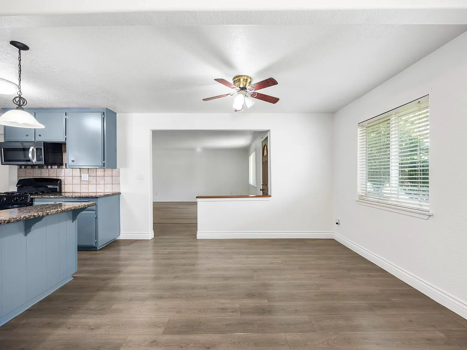 3 bed, 1570 sqft, $3,300 — Photo 4
