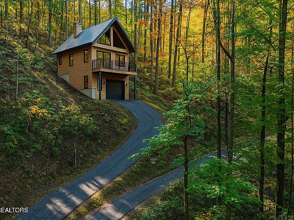 5th image of Emerald Springs Loop