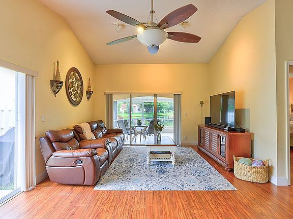 5th image of 5161 Casa Real Dr