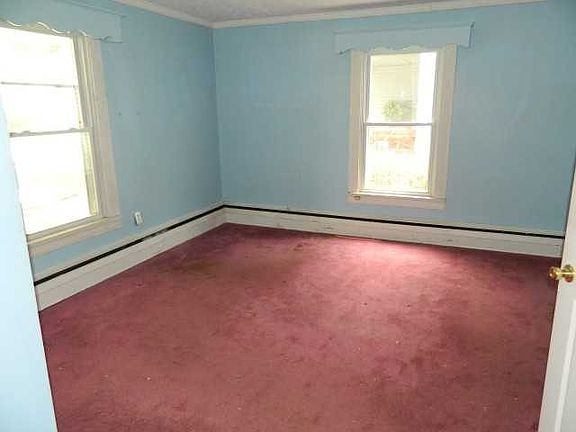 3rd image of 290 Bellview St