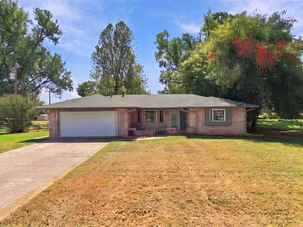 1932 E Mohr Ln, Mustang, OK 73064