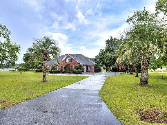 3rd image of 325 E Emerald Lake Dr