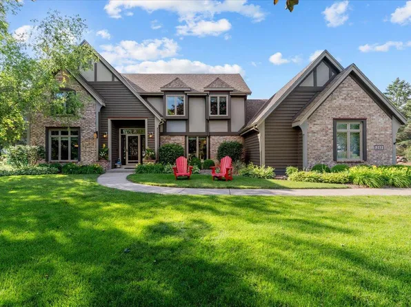 231 Crystal DRIVE, Hartland, WI 53029