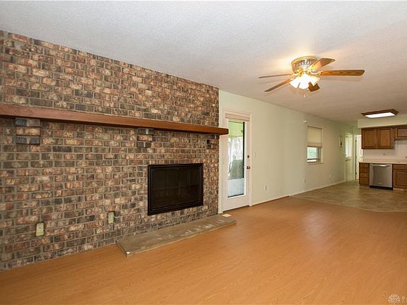 4th image of 14 Bursley Ct