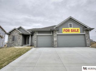 17158 Summit St, Bennington, NE 68007