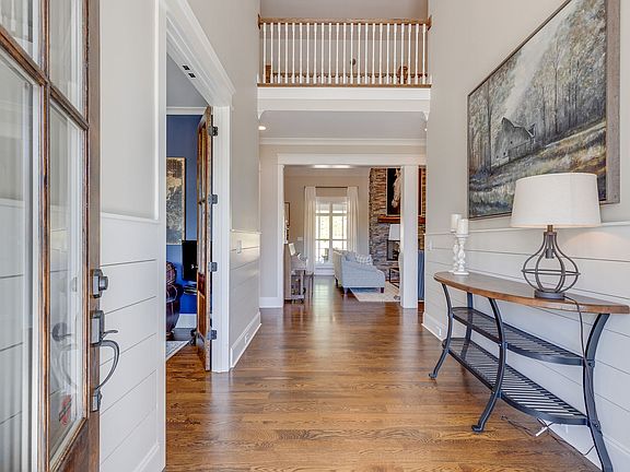 5th image of 3981 Burwood Place Private Dr
