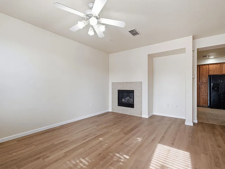425 Regatta Ln #103-00 — Photo 5