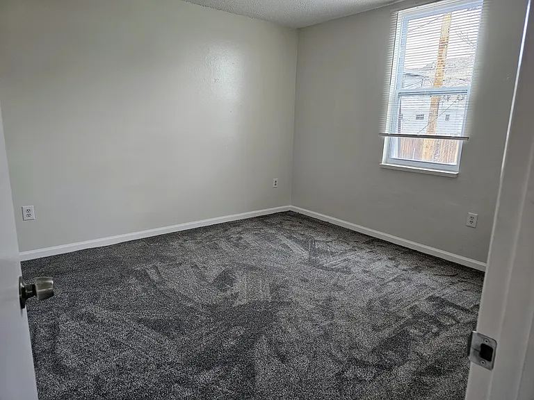 329 N Columbine St #C — Photo 4