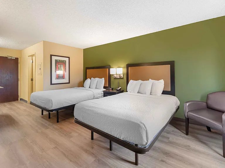Studio Suite - 2 Full Beds