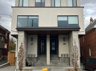 47 Grosvenor Ave #3, Ottawa, ON K1S4S1
